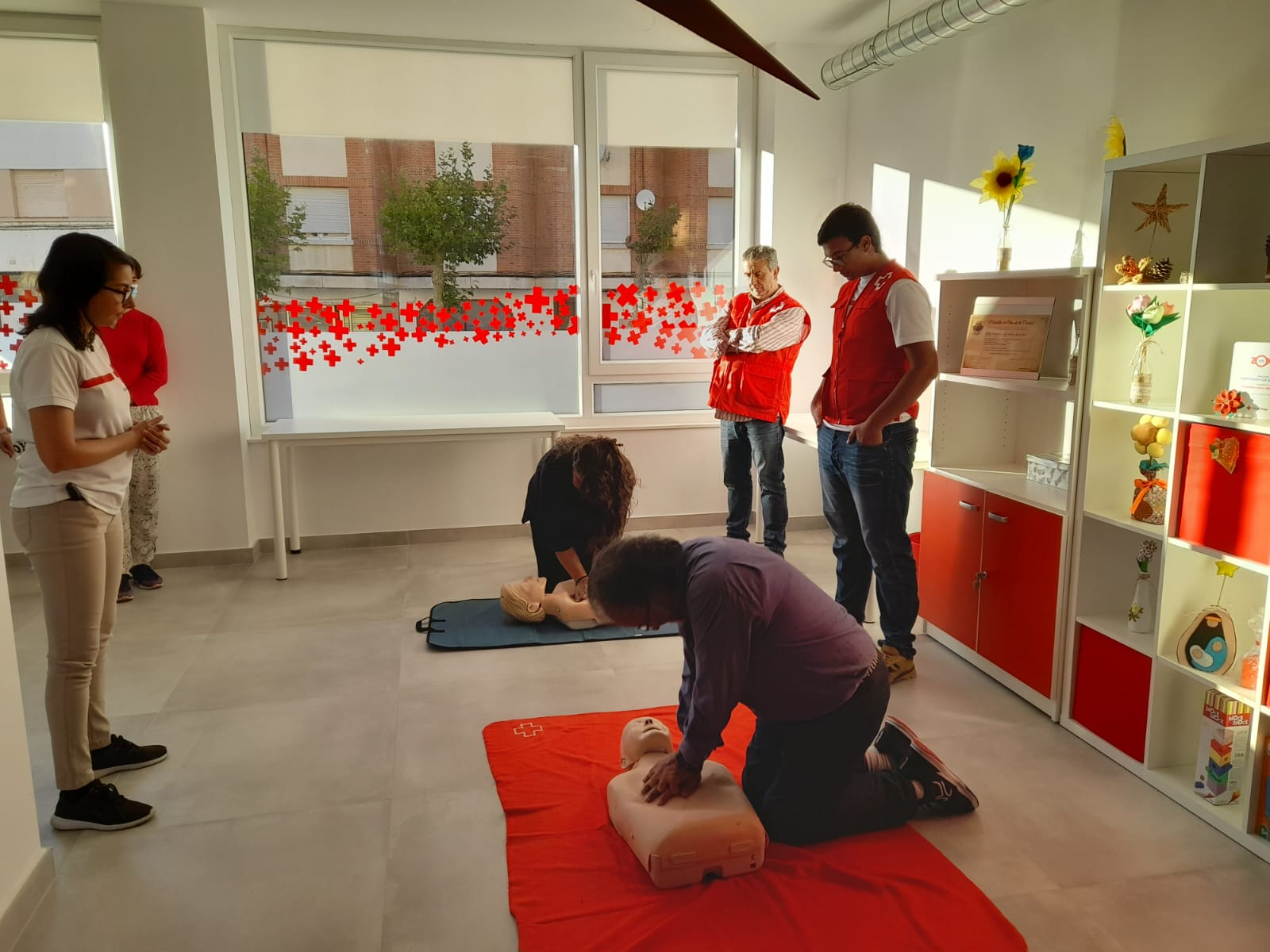 Buena participación en el taller de primeros auxilios ofrecido por Cruz Roja