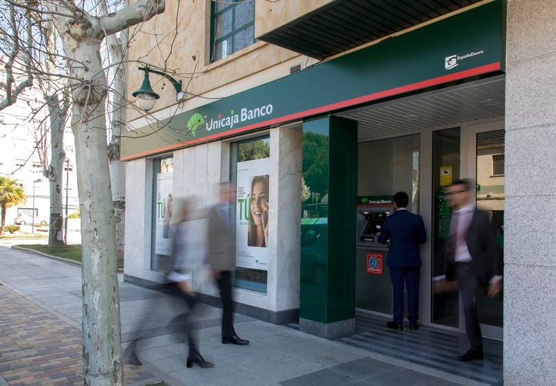 Unicaja Banco facilita a los estudiantes universitarios el pago de la matrícula 