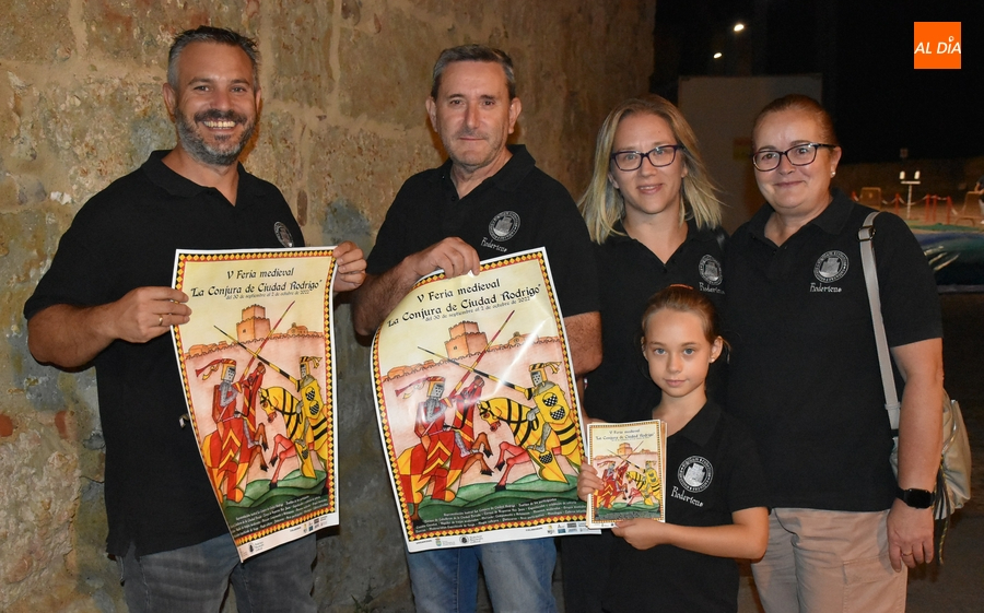 Rodericus empieza a repartir folletos de la Feria Medieval