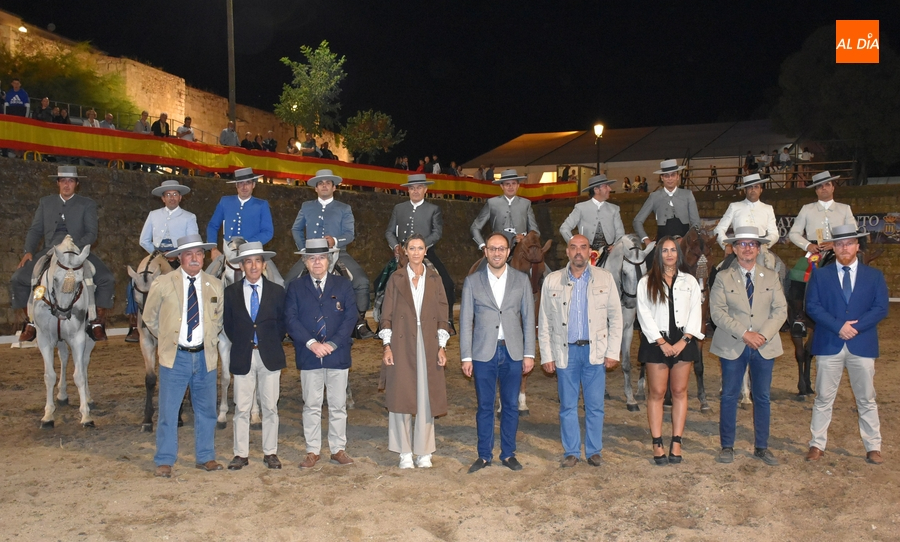 José Manuel Cruz Lorenzo triunfa con Tarzán en la concurridísima tarde-noche del sábado