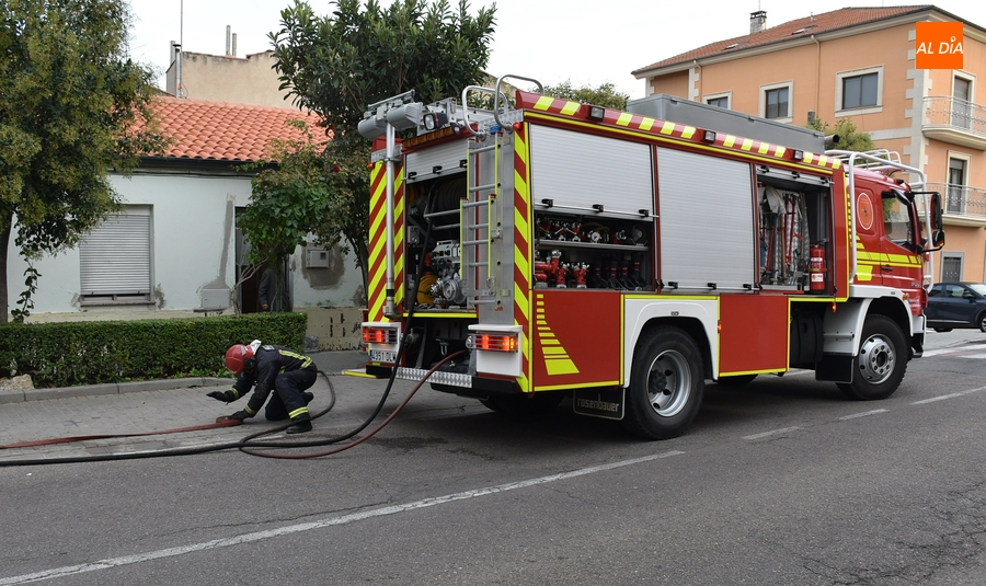 Una chimenea de la calle Santa Clara provoca la movilización de los Bomberos