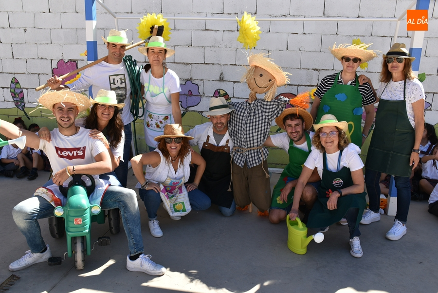 Misioneras-Santa Teresa planta literalmente las semillas del curso 2022/2023