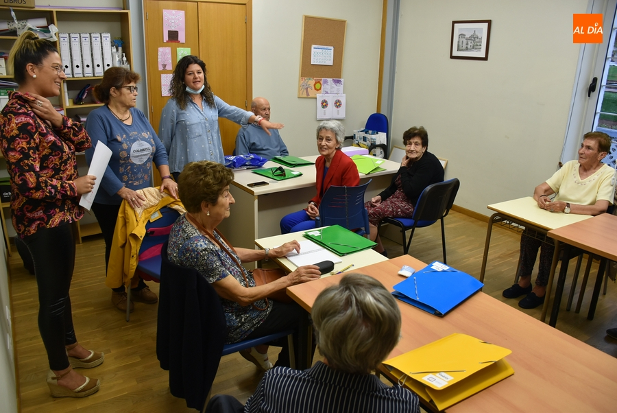 Concedida una ayuda de 500€ a AFAD, que suma más personas a su aula de envejecimiento