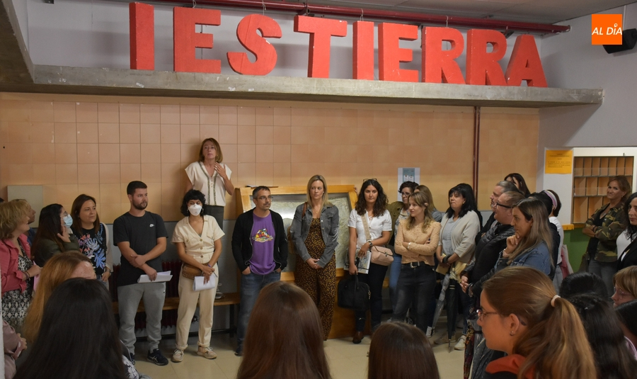 Colección de caras nuevas en el profesorado de los IES, con relevo incluido en la Dirección del Tierra