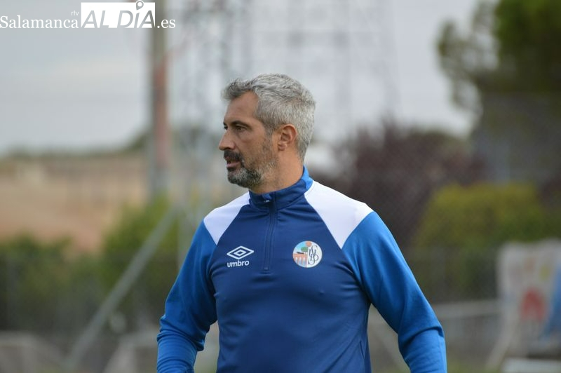 María y el 4-3-3 del Salamanca UDS: Se puede modificar por las características del campo del Palencia