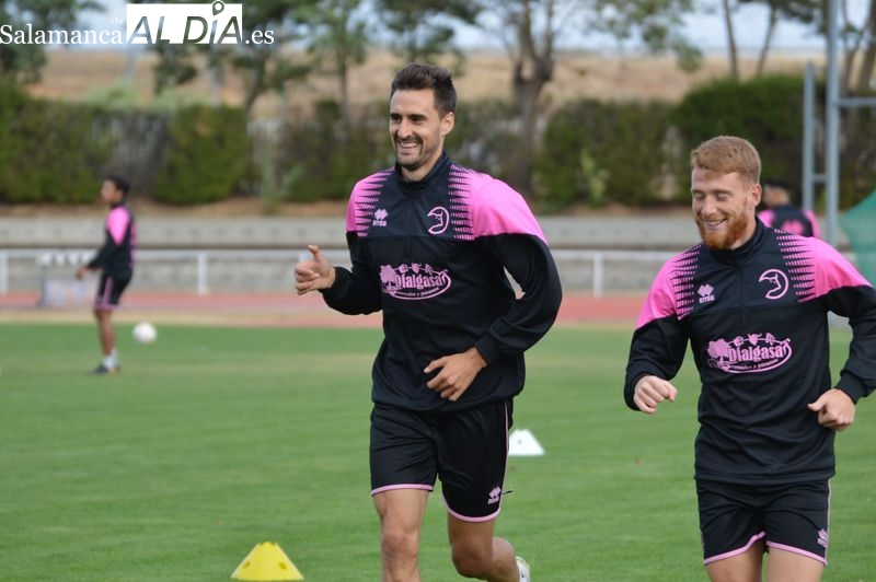 Unionistas se acostumbra al césped natural gracias a Las Pistas en otra sesión con varias bajas