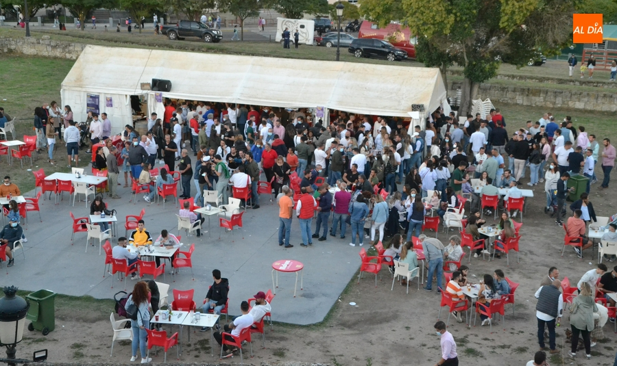 Adjudicadas las 2 barras de la Feria del Caballo mientras que las casetas quedan desiertas