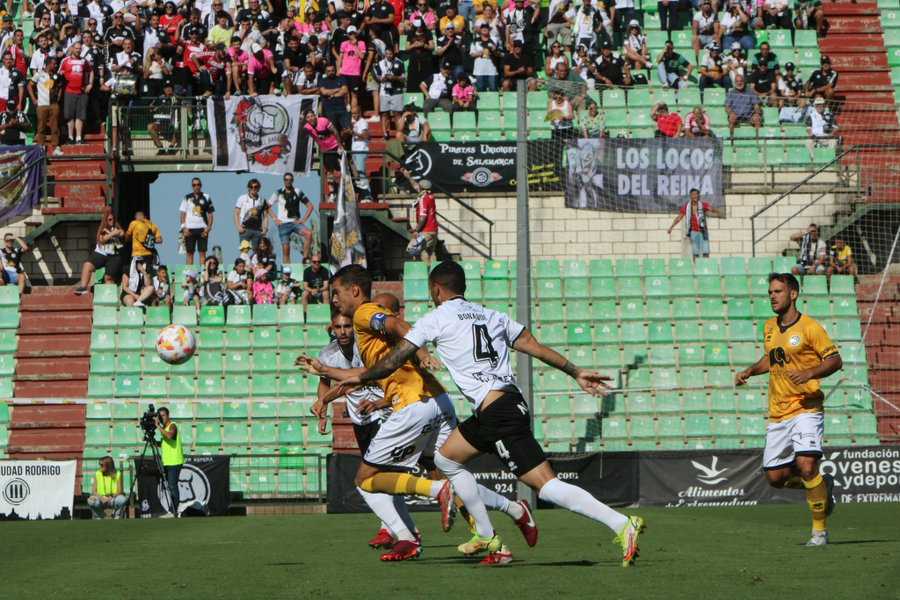 A Unionistas le sale muy cara su visita a Mérida: se le vuelve a escapar la victoria y se trae tres lesionados (1-1)