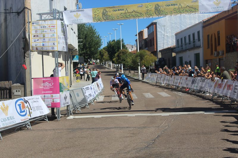 Pol Hervás se impone en Aldeadávila en la primera etapa de la Vuelta a Salamanca