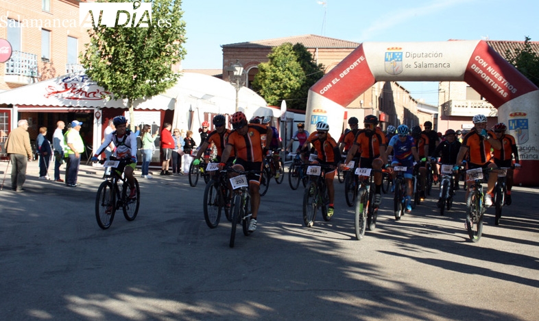 Éxito de participación para una emotiva IX KDD BTT Ruta de la Piedra de Cantalapiedra