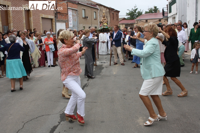 Villoria arropa entre bailes y vítores a su patrona, la Virgen de la Vega