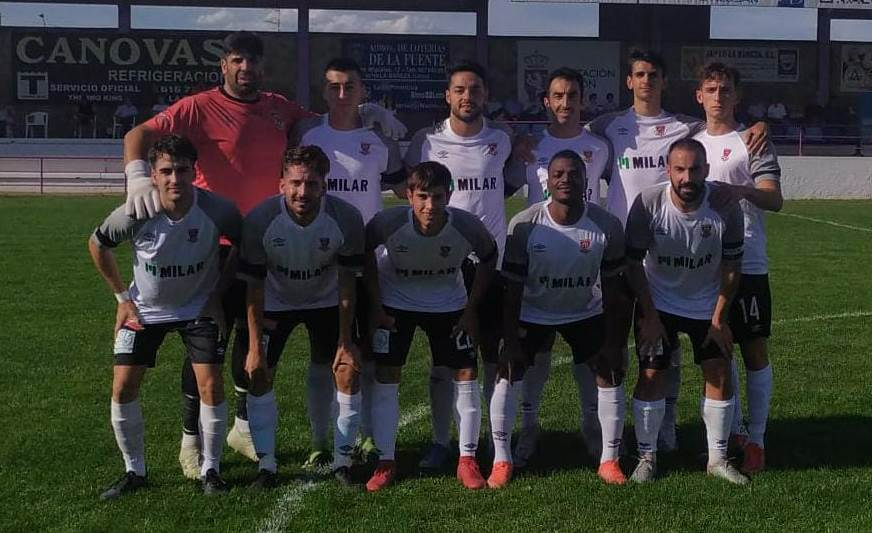 El Ciudad Rodrigo arranca la Liga rescatando con 10 jugadores un punto en el descuento