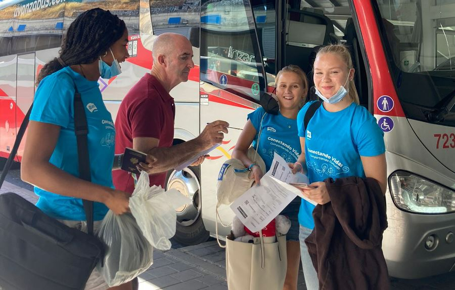 El IES Tierra recibe a una joven de Suecia, y el IES Fray Diego, a una de Francia, a través de AFS