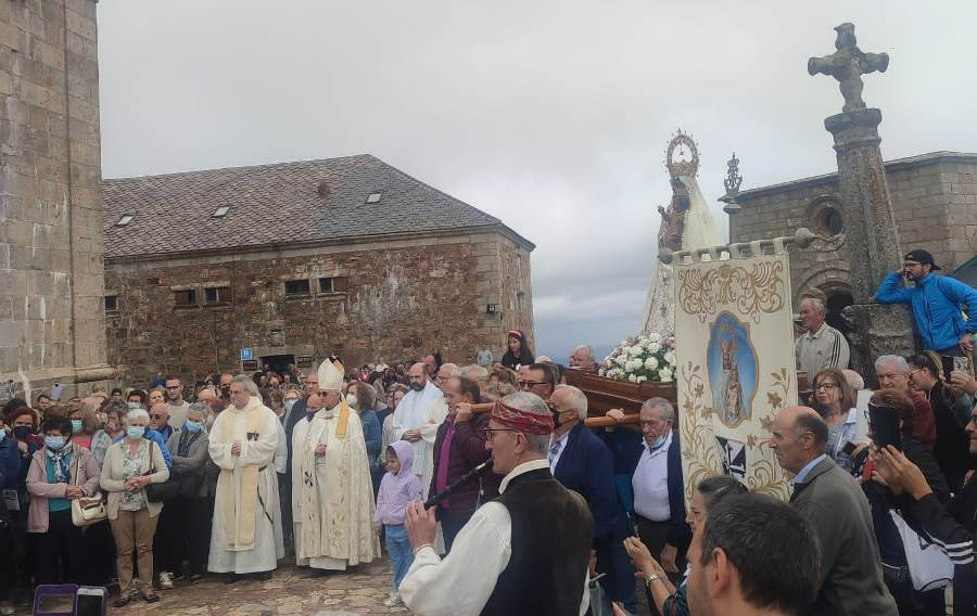 Jesús García Burillo preside la misa principal en el Santuario con numerosos mirobrigenses presentes