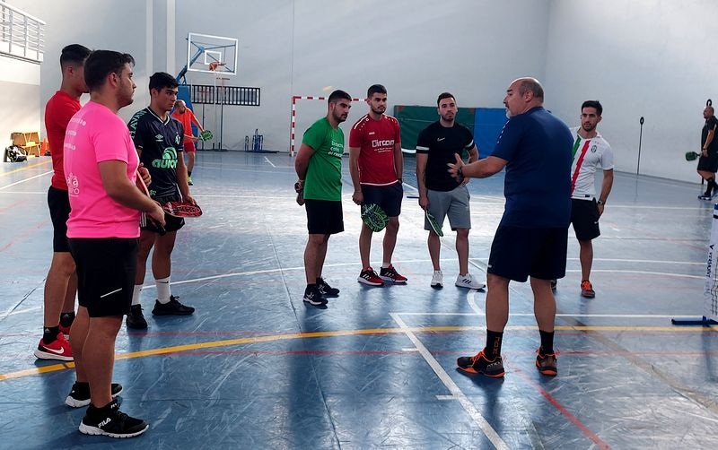 Santa Marta incorpora el pickleball a su oferta de actividades deportivas