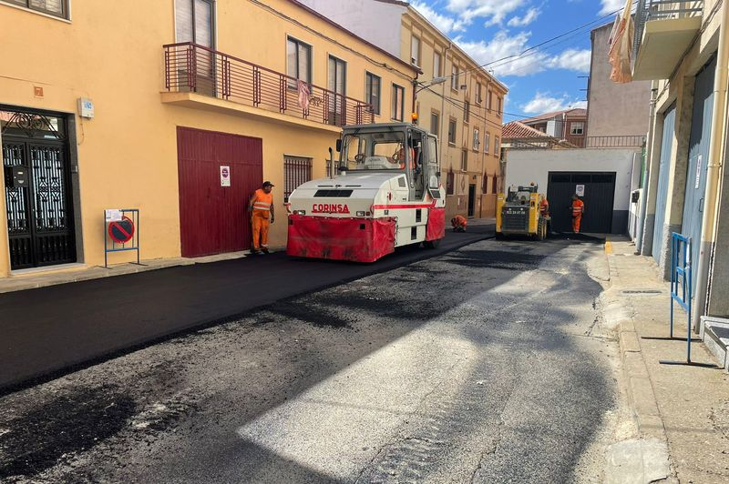 El Ayuntamiento mejora la pavimentación de tres calles