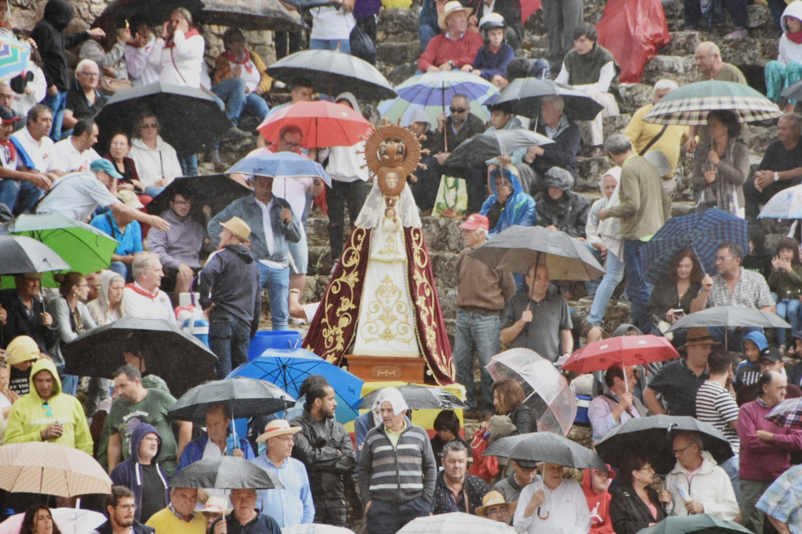 Suspendida la corrida de Béjar tras la lidia del cuarto por la tremenda lluvia 