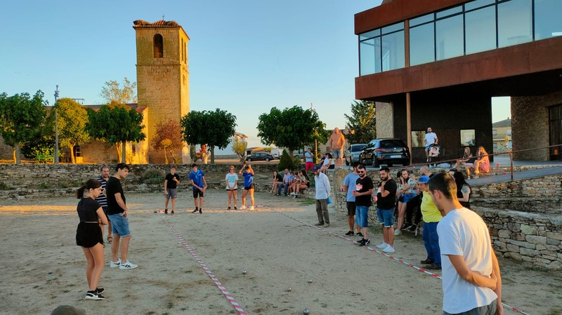 En Trabanca atraviesan el programa festivo del domingo con campeonatos deportivos y juegos infantiles