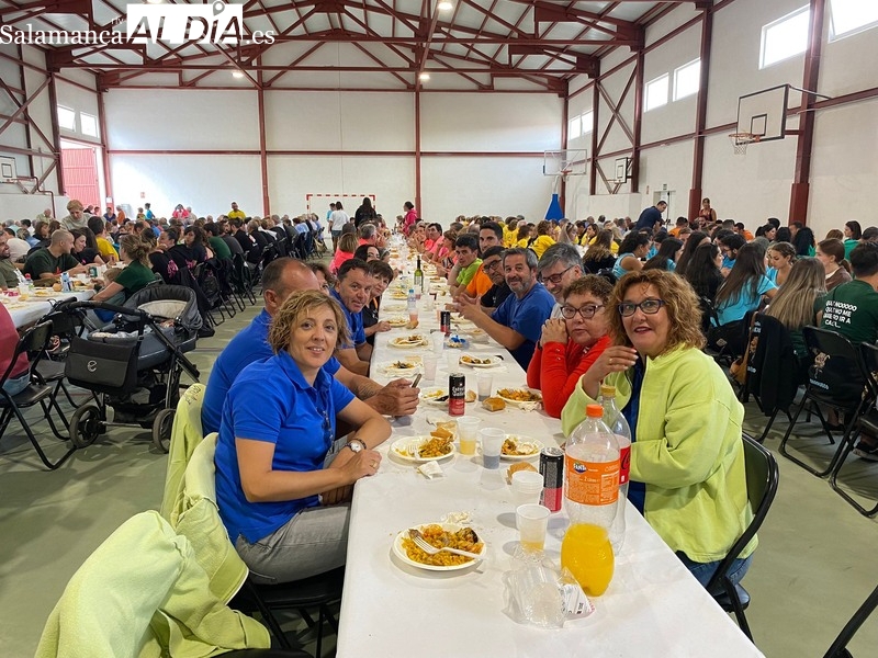En Barruecopardo pequeños y mayores disfrutan de las fiestas