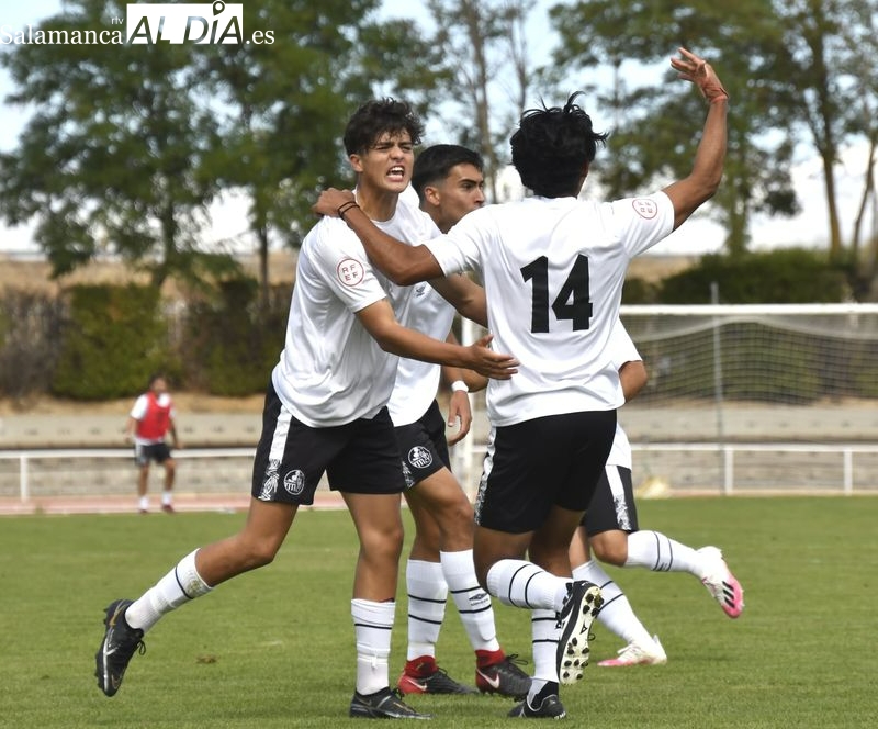 Rafa Dueñas consigue su primera victoria al mando del filial del Salamanca UDS a costa de La Bañeza (2-1)