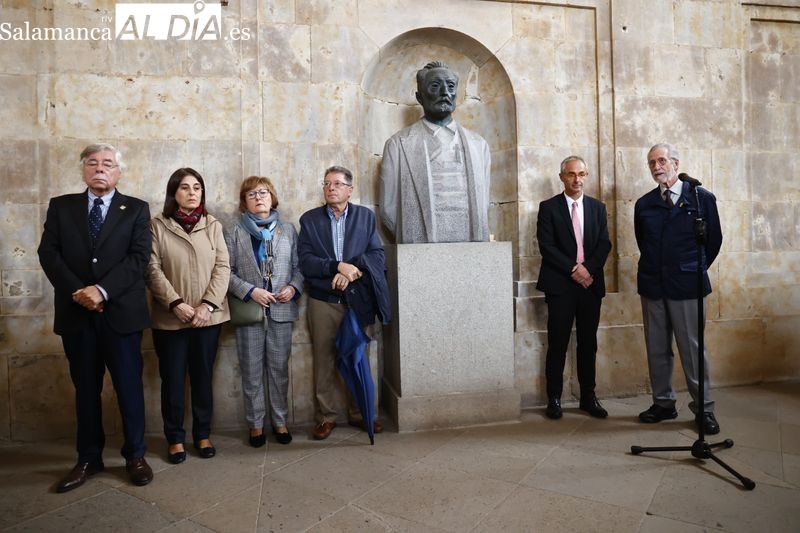 Ofrenda floral para celebrar el Día de Unamuno en Salamanca