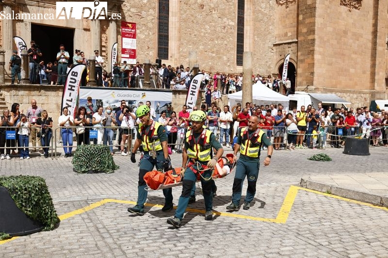 Espectacular simulacro de rescate de la Guardia Civil en Salamanca