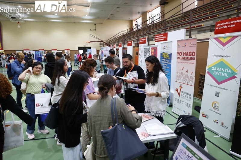 La Feria de Bienvenida despliega la amplia oferta de actividades para estudiantes de la USAL