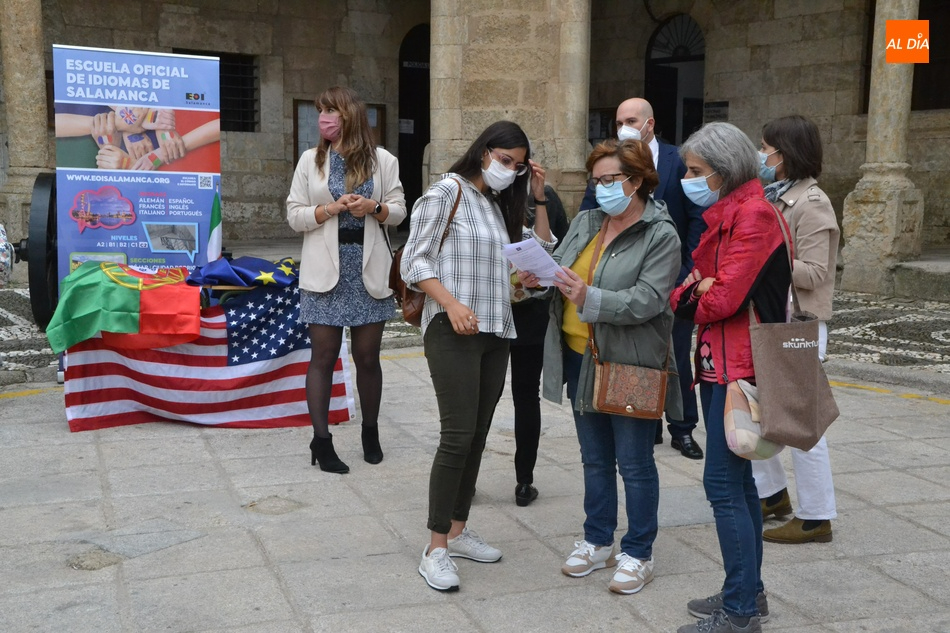La EOI instalará una mesa informativa este martes en la Plaza Mayor