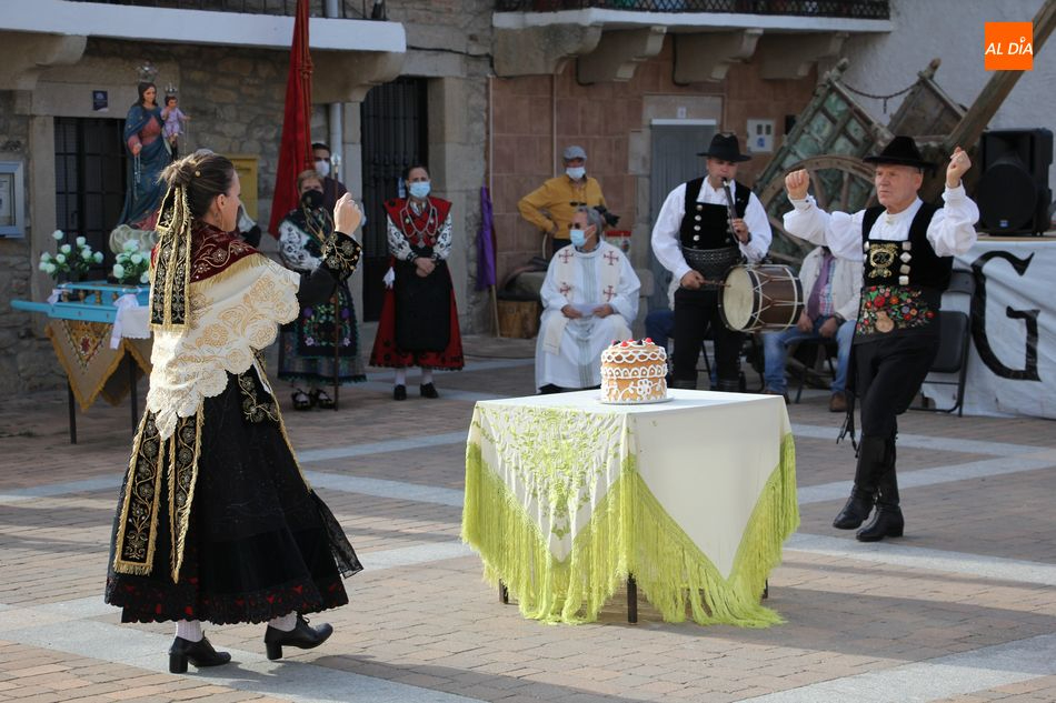 Saldeana celebra las Madrinas con folclore, convite, música y actos religiosos