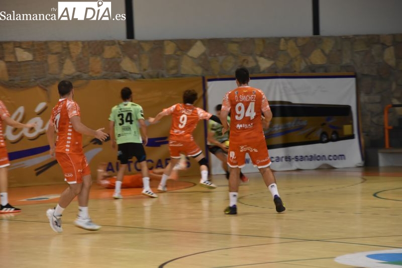 El BM Salamanca pierde en su estreno en el Río Tormes con el 4Valles (33-38)