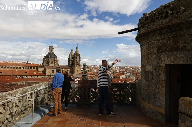 Respuesta multitudinaria a la jornada de puertas abiertas en museos y edificios representativos de Salamanca