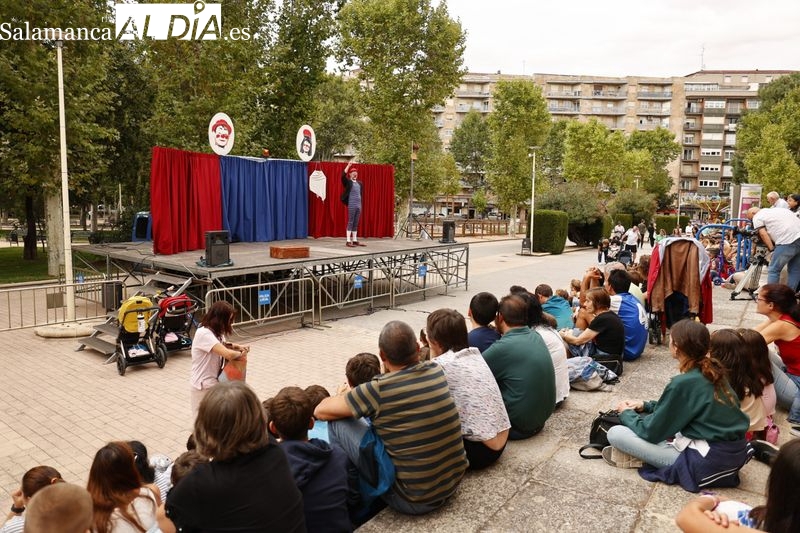 El público desafía a la amenaza de lluvia y disfruta de Dr. Chicle y Mr. Jy  