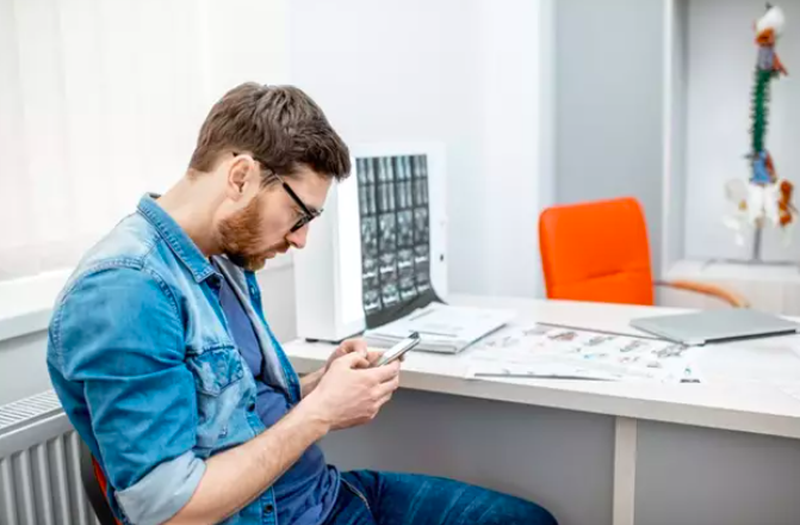 ¿Vas siempre con la espalda encorvada? Esto te interesa