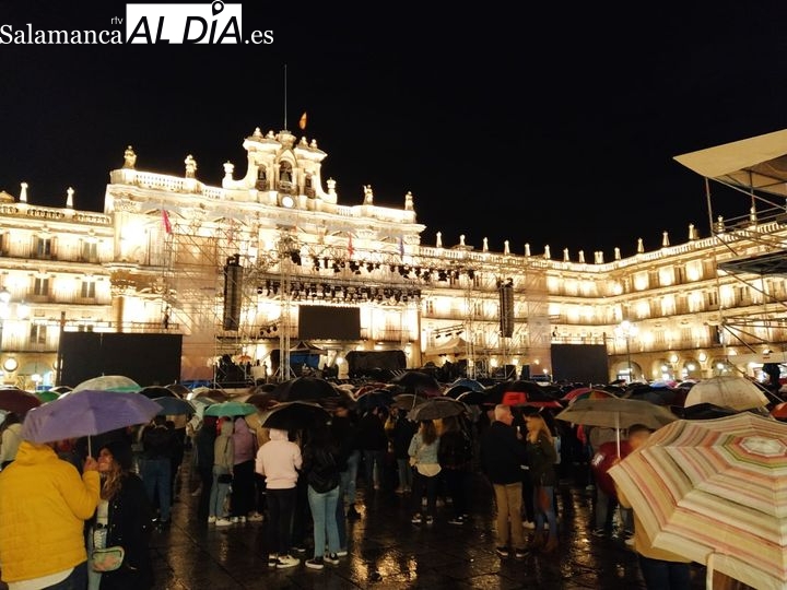 La lluvia obliga a suspender el concierto de Vanesa Martín