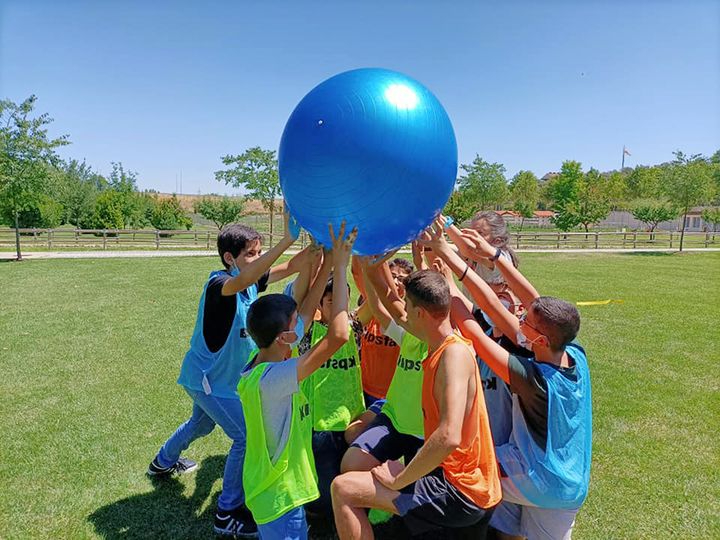 Medio millar de niños y adolescentes participan en las actividades de verano de Carbajosa