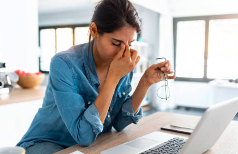 ¿Conoces los síndromes más comunes que se desarrollan en el trabajo?