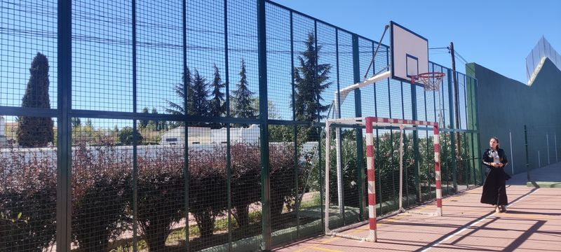 Santa Marta mejora la seguridad y la imagen de la pista deportiva de Las Nieves