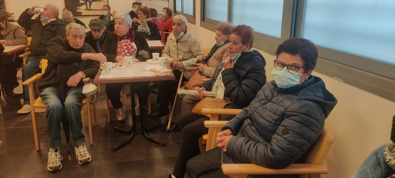 El Edificio Sociocultural acoge un taller comunitario para cuidadores a cargo de personas dependientes