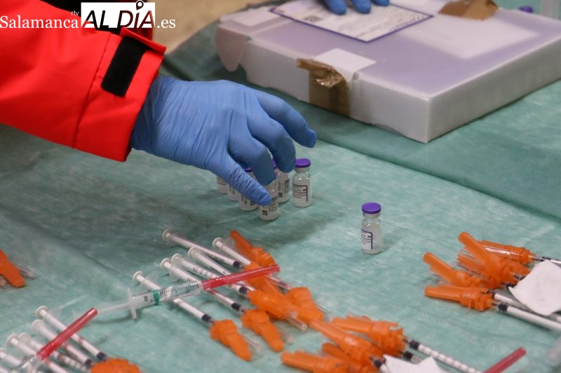 Vacunas frente a la COVID-19 y gripe: esto es lo que aconseja Salud Pública 