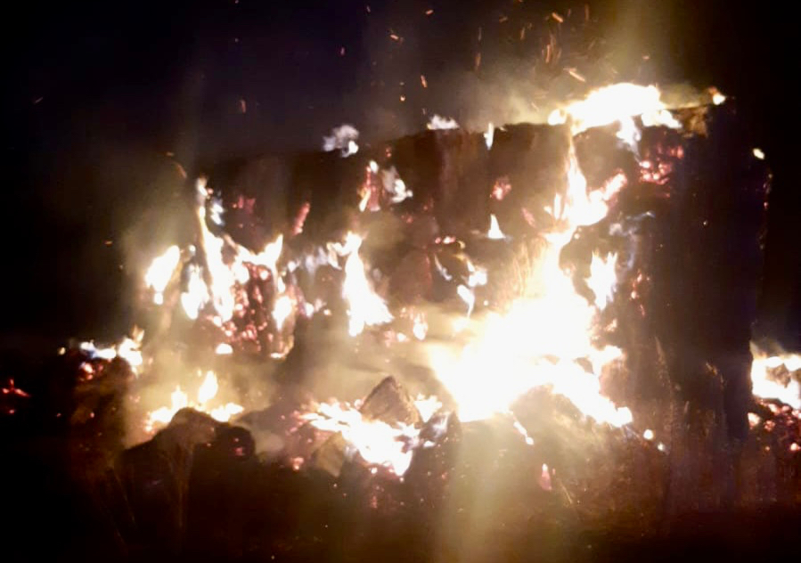 Los Bomberos de Peñaranda sofocan un incendio en una explotación agrícola ubicada entre Cantaracillo y Paradinas