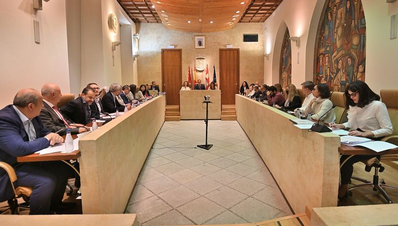 Aprobada en el Ayuntamiento la congelación de impuestos y la subida del agua