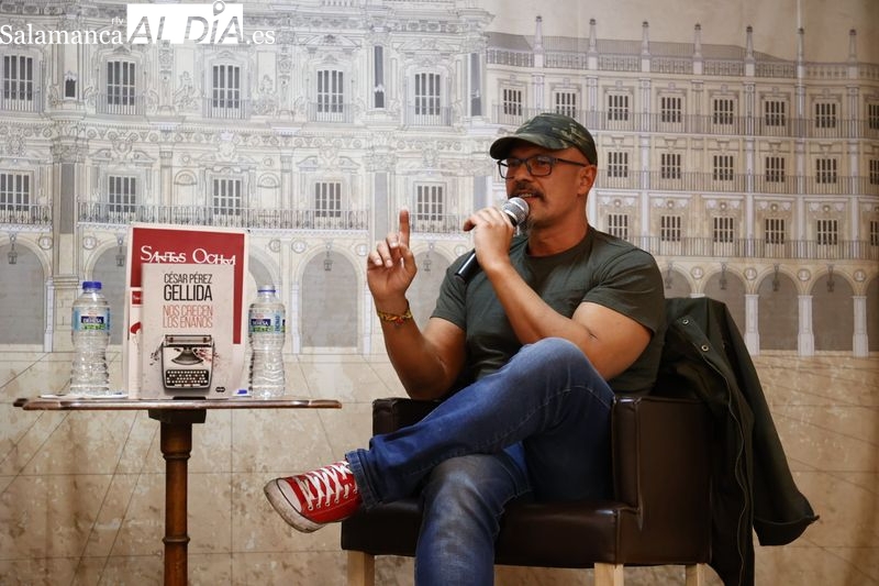 César Pérez Gellida, en Salamanca con su nueva novela Nos crecen los enanos 