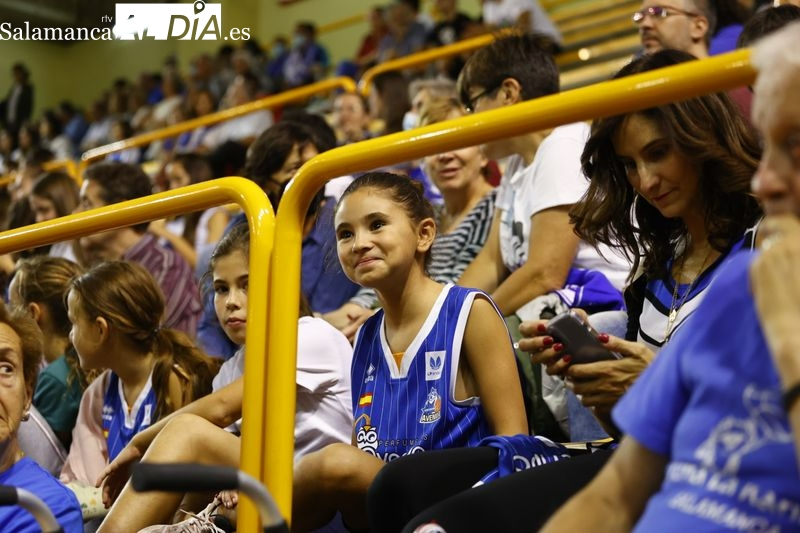 La Marea Azul, fiel a su cita con el Perfumerías Avenida una temporada más