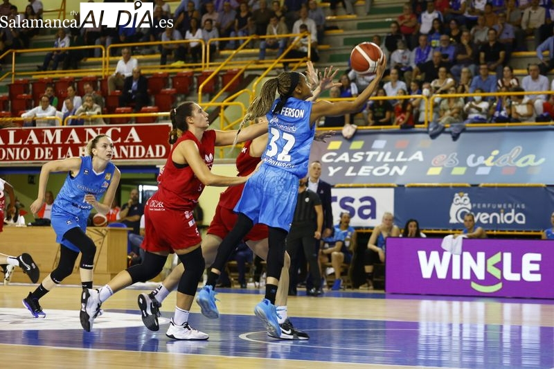El Perfumerías Avenida aún va poco a poco... y con eso le vale para debutar con victoria en Liga (69-58)