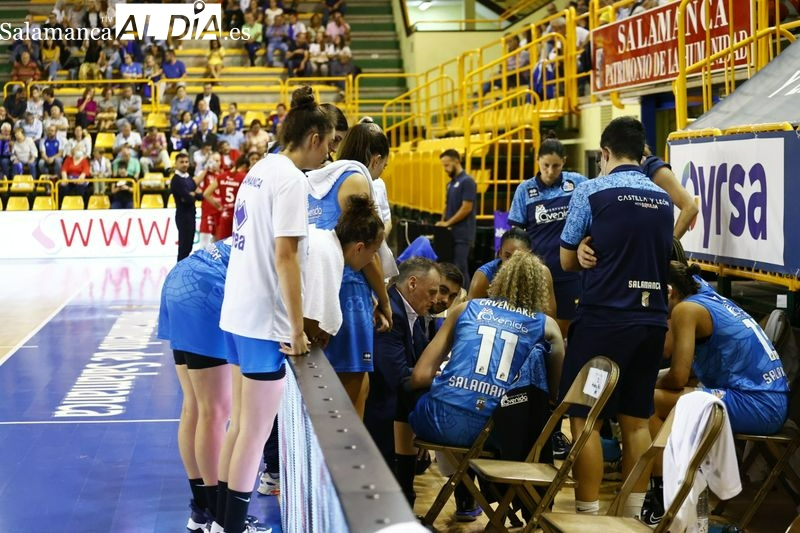 Íñiguez, disgustado con el Perfumerías Avenida: Es la peor derrota de mi carrera, no solo como entrenador, como jugador