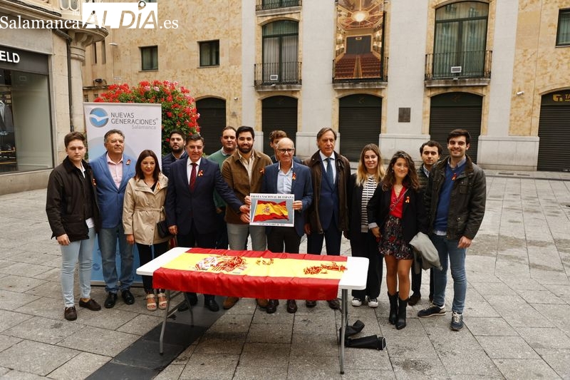 Las críticas al Gobierno centran la celebración de la Fiesta Nacional de los populares salmantinos