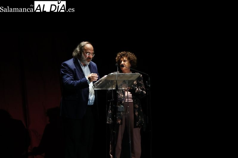 La poesía, protagonista en el Teatro Liceo con la entrega del Premio Pilar Fernández Labrador 