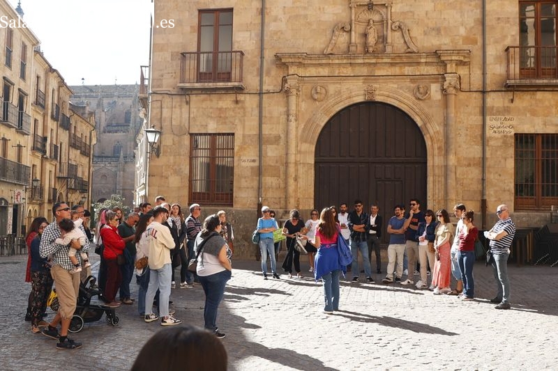 Los turistas llenan el centro de la ciudad
