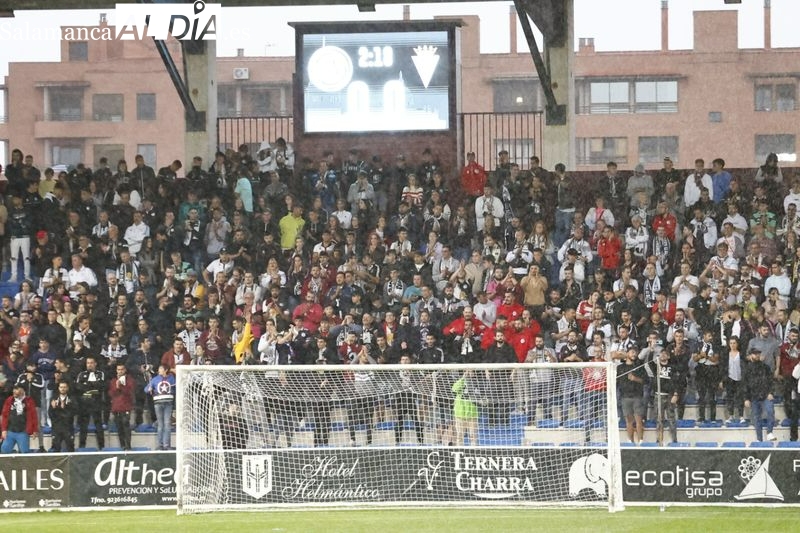 La lluvia estropea la apertura de los nuevos bares de Unionistas en el Reina Sofía
