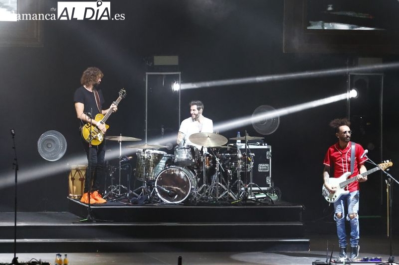 Izal vuelve a conquistar Salamanca en un multitudinario concierto de despedida